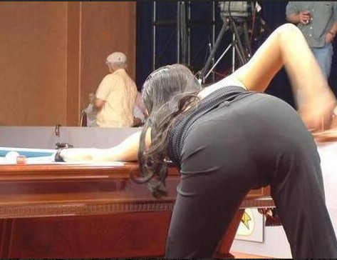 九球天后"潘晓婷"赛事上两球相撞,让观众直接沸腾,网友直呼:我们都