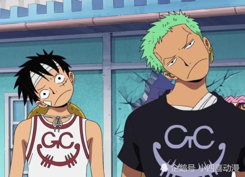 索隆经常举哑铃,路飞基本上不健身但是却比索隆力气还大,这是为什么?