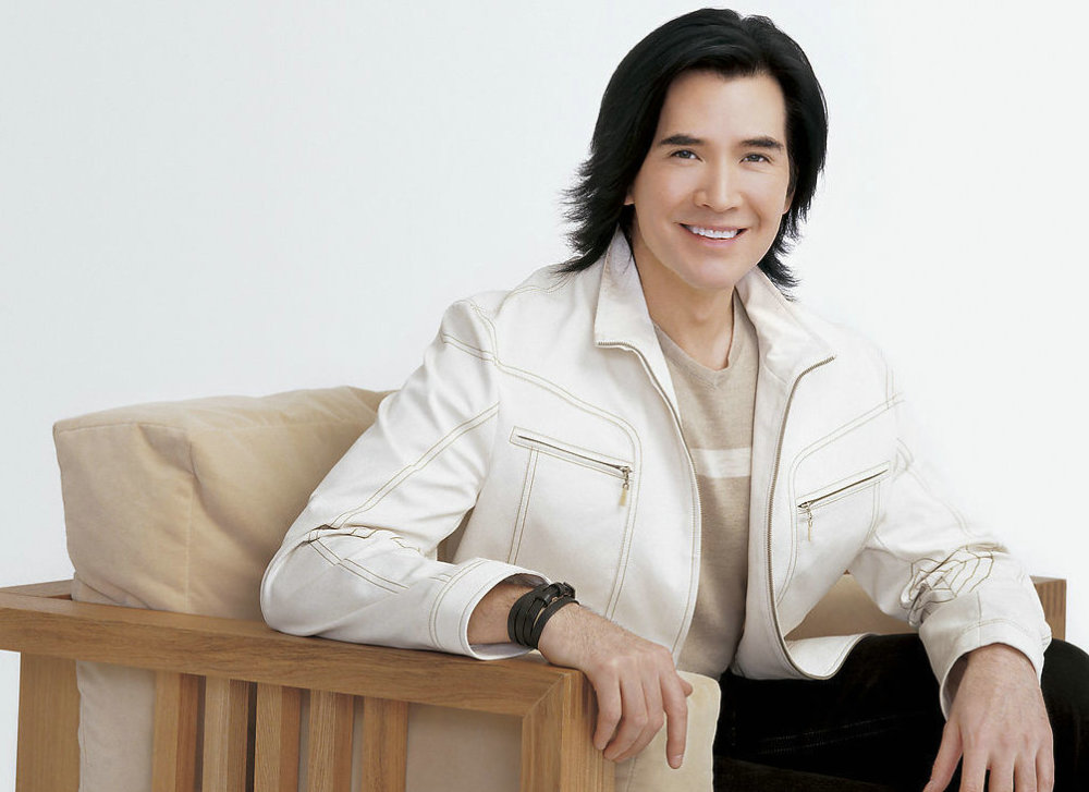 曾在春晚唱冬天里的一把火爆红的费翔现状是怎样的