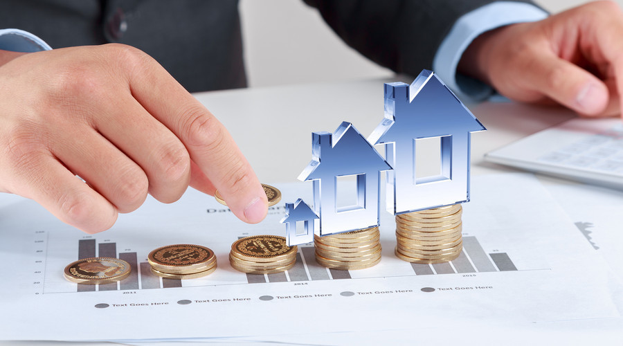 三口之家有一套500万的房子,月收入5000元,算