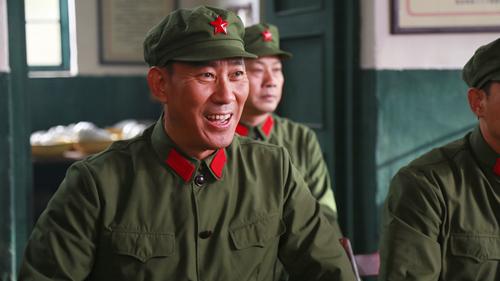 张一山,蓝盈莹,吴京安等实力派演员主演的大型军旅题材电视剧《大熔炉