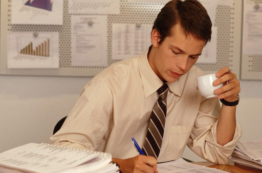 注意检查耳垂有深折痕 当心患心脏病