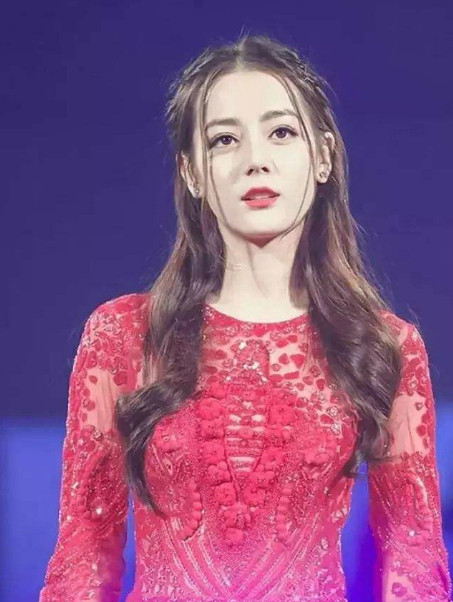 新疆五美,蒋欣垫底,佟丽娅仅排第二,第一可谓是绝代佳人