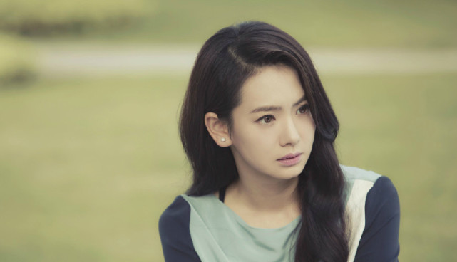 戚薇带着一冰箱香水上节目,拜托冰箱,众人被倒