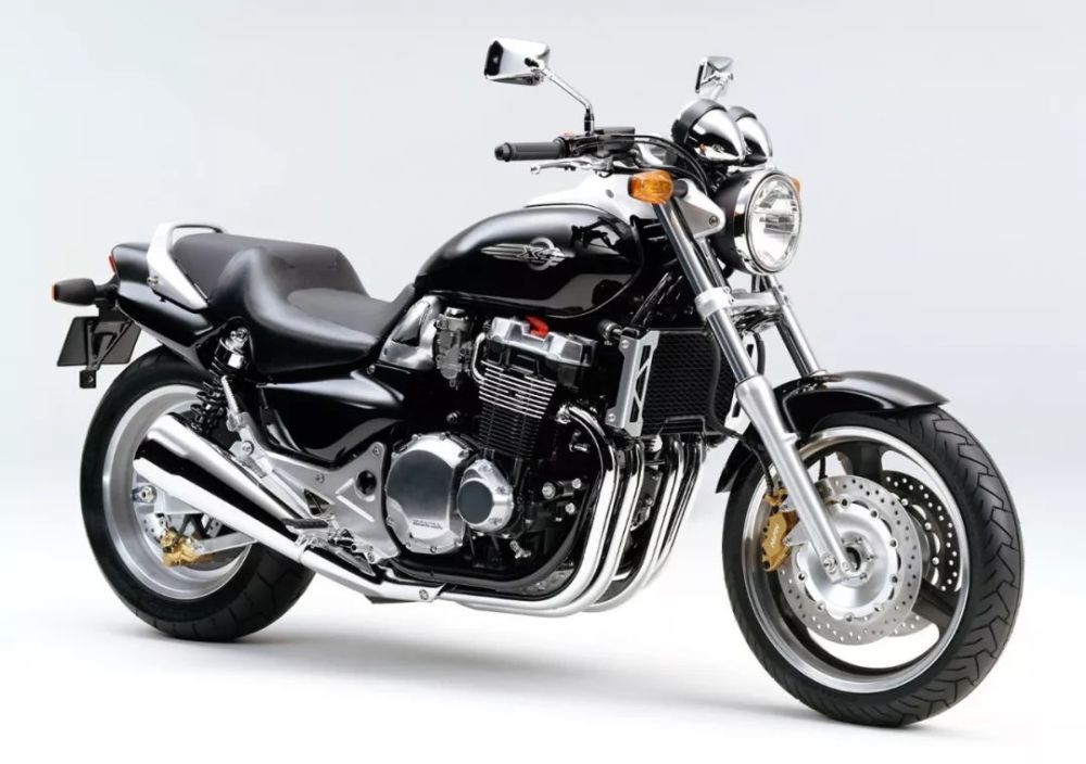 试驾街皇,除了情怀,cb1300还有啥?