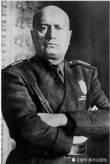 魔鬼的杰作:德国伞兵空降突袭营救墨索里尼,猪队友续命成功