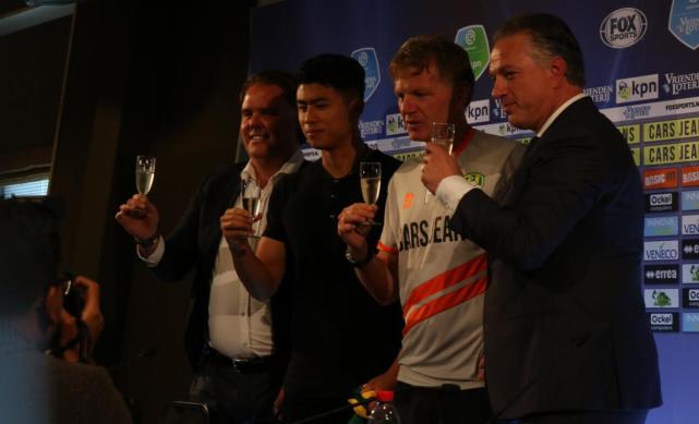 直击张玉宁亮相海牙:俱乐部要帮助中国足球 1