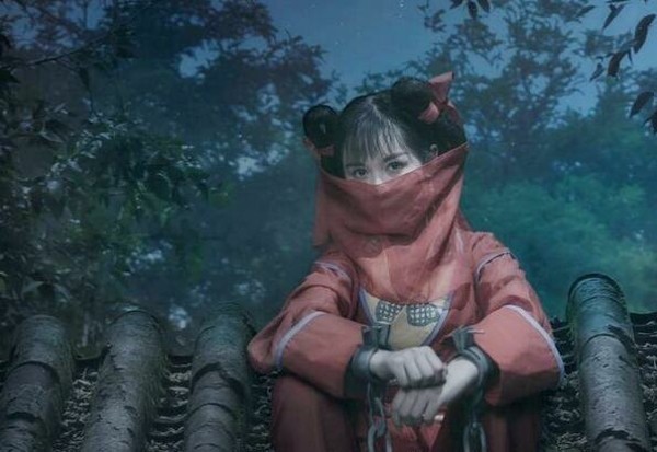 《倚天屠龙记》中小昭一直带着脚铐,你知道她怎么换衣服吗?