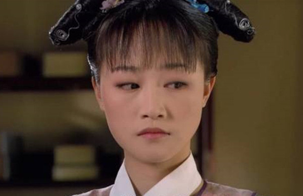 浣碧虽然名义上是甄嬛的丫鬟,其实真实身份是甄嬛同父异母的姐妹