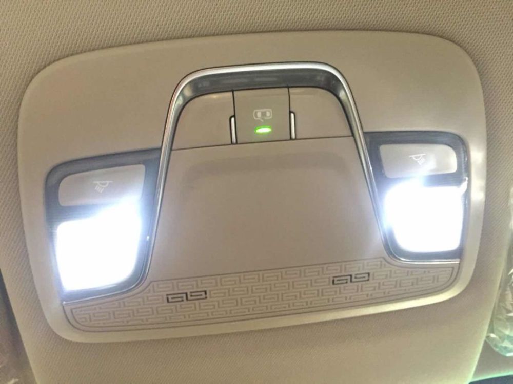 【恩施吉利】阅读灯的使用方法!