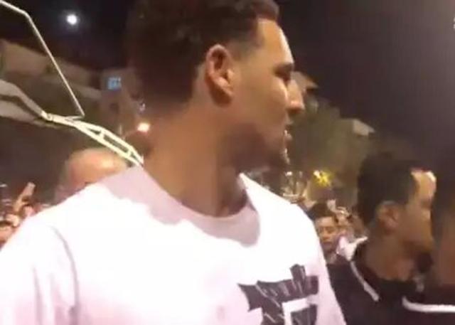 吕晓明一动作激怒汤普森 疯狂删博不如正面回应