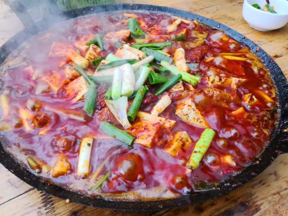 鸡肉肉质细嫩却有嚼头,越吃越有味.