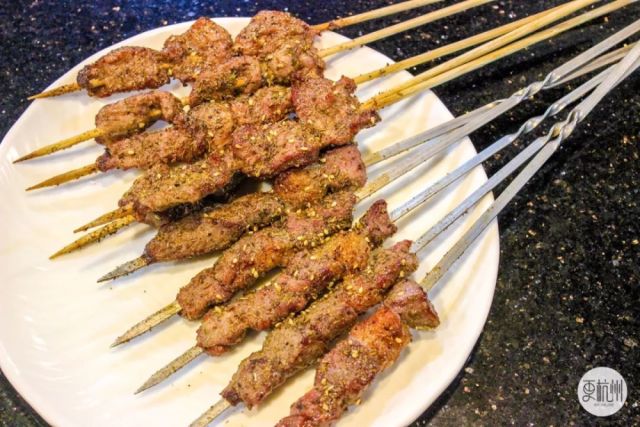 小店!还看什么《人生一串》,走啊去吃啊