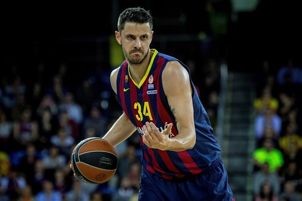 征战欧洲赛场时的纳克巴不过,一些资深球迷对于斯洛文尼亚篮球的了解