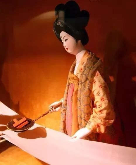 每当我们谈及"娃娃","人偶"时,脑海里浮现的都是国外制品,殊不知,咱们