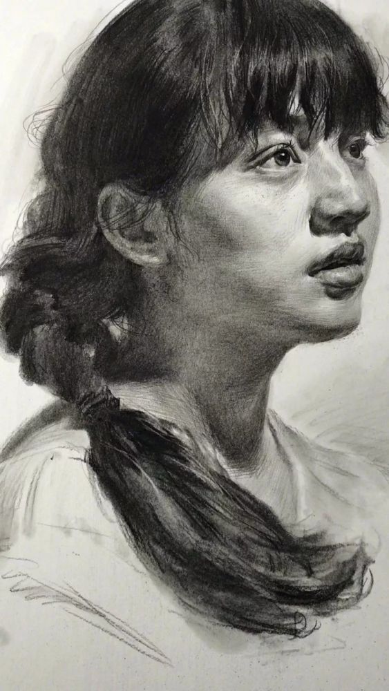 素描教学教你画四分之三侧扎辫子的女青年附视频