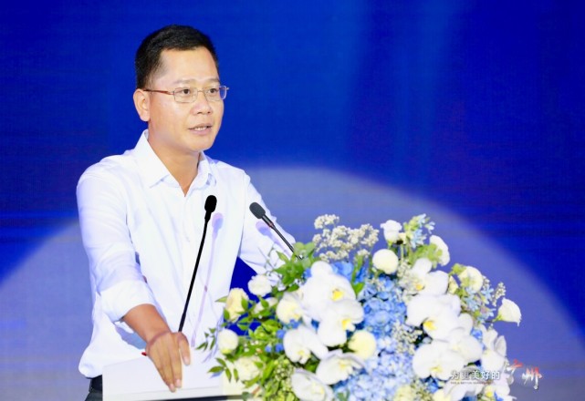 (融创中国执行董事,执行总裁,广深区域总裁—黄书平先生致辞现场)