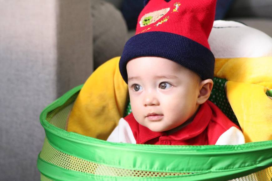 《宝贝计划》里的萌娃"李嘉诚"长大了,刚过完13岁生日,长这样