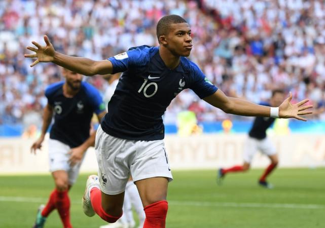 媒评:全球化浪潮让足球有更多可能 移民军团确实厉害