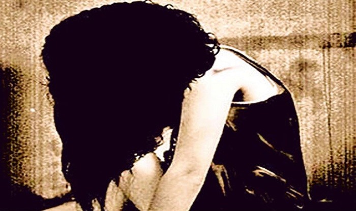 自杀|印度17岁少女突然在家自杀身亡，家人：没有原因