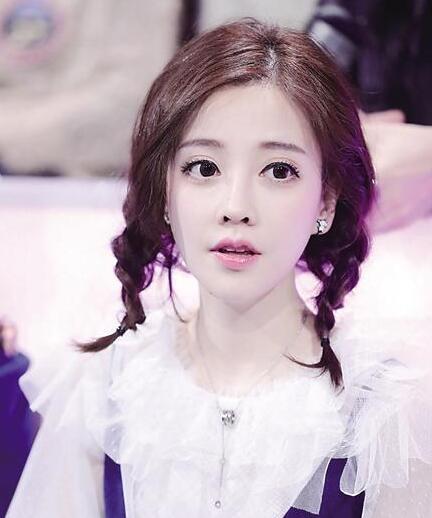 2018重庆小姐大赛总决赛看点多 冯提莫当评委