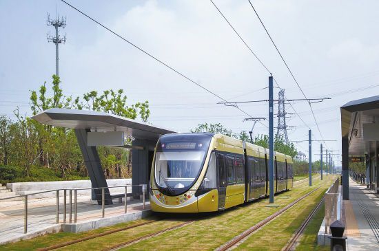 由于地理原因,科技城区域内至今没有通地铁,而是以有轨电车替代,但