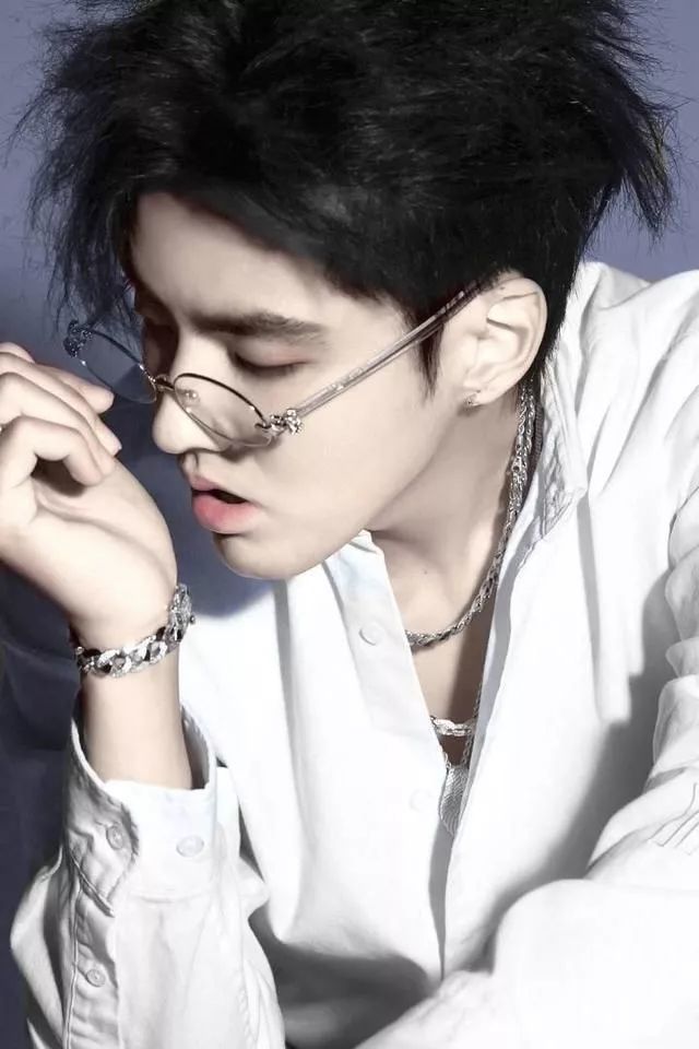 吴亦凡发歌回怼虎扑抵制网络暴力字字扎心,新