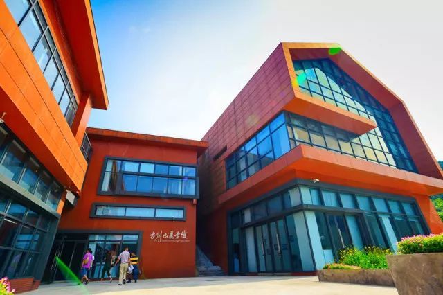 古剑山深处:藏着一个恬静优雅的村落,让你遇见艺术!