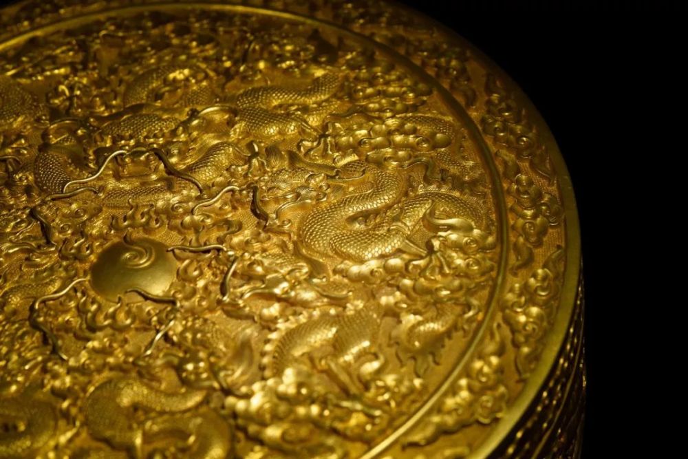 绝美!北京大叔用0.08毫米的金子做饰品,坚守47年,一件值千万!