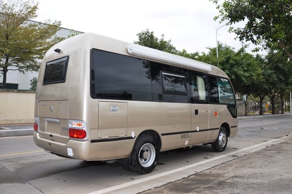 首台金旅考斯特自动挡房车首发 佳乐出品 卖点3.8l 6at 售39.