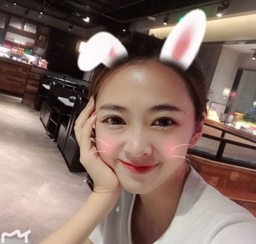 腾讯新晋女主播,像极了Angelababy 球迷:美娜一
