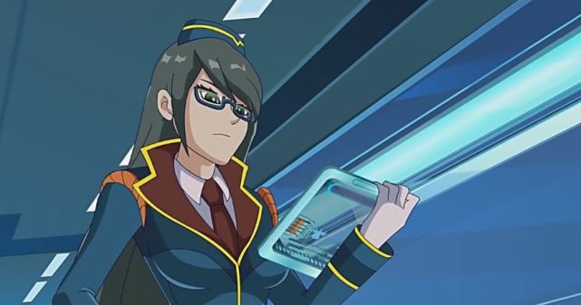 第一名:艾琳娜副官艾琳娜是地球联邦政府司令官的副官,外表斯文美丽