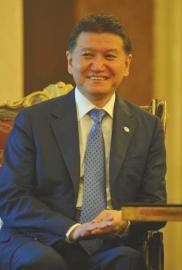 国际棋联主席伊柳姆日诺夫