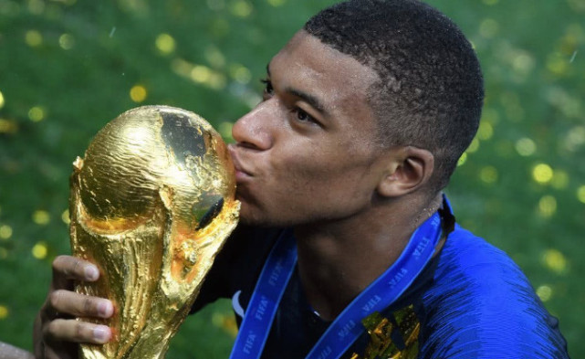 实锤!巴黎宣布内马尔+姆巴佩不卖 皇马给4亿也