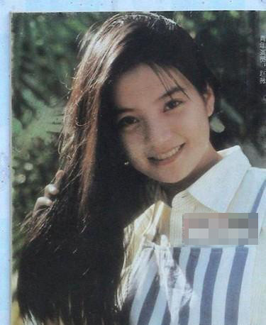 赵薇中学旧照曝光 皮肤白净清纯可人