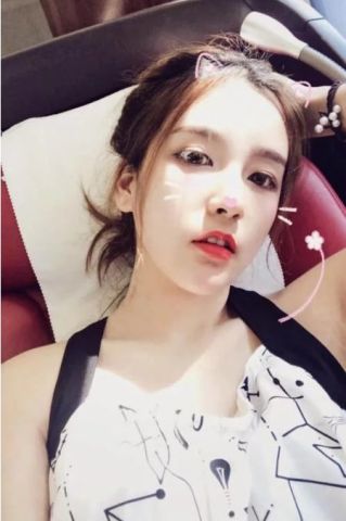 Rita自称心态爆炸,电竞椅一直在震,网友评论这