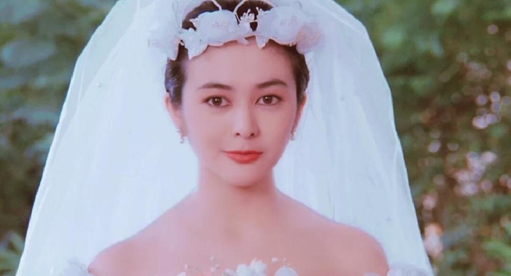 关之琳婚纱照_关之琳性感(2)