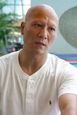 计春华葬礼李连杰缺席,被人骂无情无义,只送去20万却给另一人500万