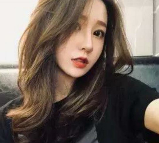 抖音黑森林女主曝光,身材火爆,绝代佳人,网友:原来曾有前科