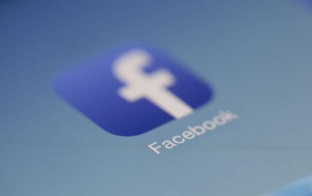 Facebook启用新logo 用颜色来区分旗下各个品牌 腾讯新闻