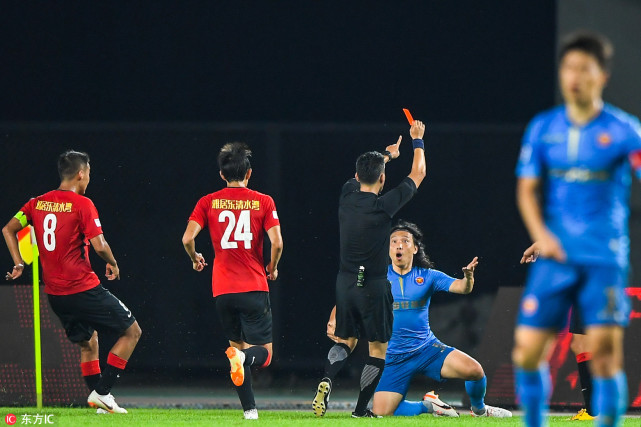 足协开罚单:中甲毅腾两将恶意犯规 于涛禁6场