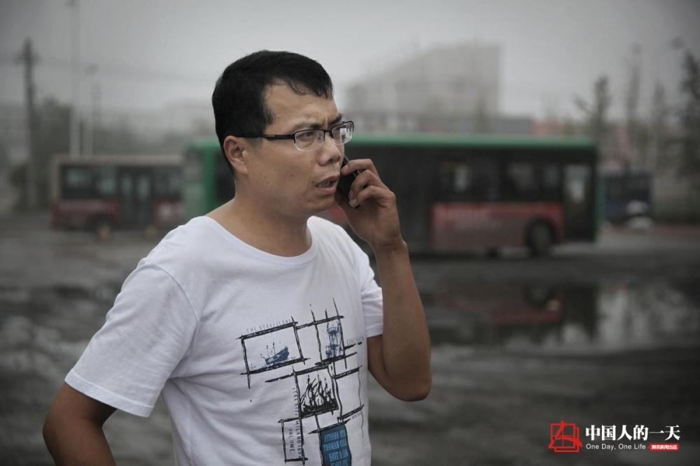 中国人的一天丨工资不够药费 开胸验肺第一人