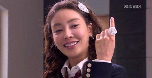 张紫妍案件大人物曝光,83岁和儿子共享女伴,被灌药水走路成问题