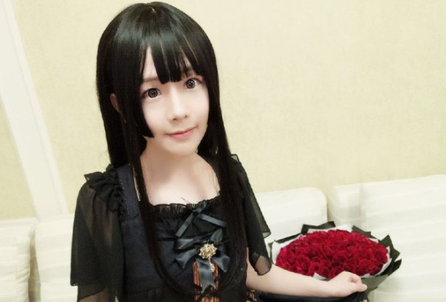 英雄联盟:第一狮子狗辛巴女装直播被老妈抓到,观众:希望你能活着回来!