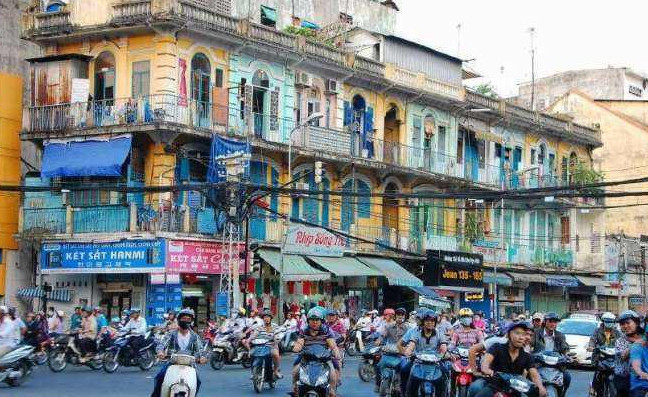 中国游客去越南游玩,竟被打腿?越南人:做过什