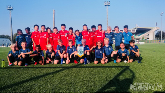 北京足球少年登陆比利时 体验欧洲红魔青训模