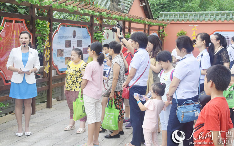 南宁开展家和万事兴--家教家风主题展