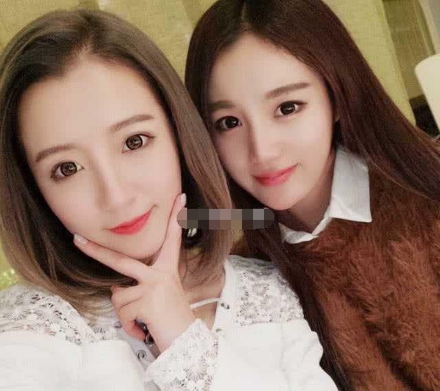 莉哥模仿代古拉k跳舞,一双腿成了重点,网友:你确定没有1米8