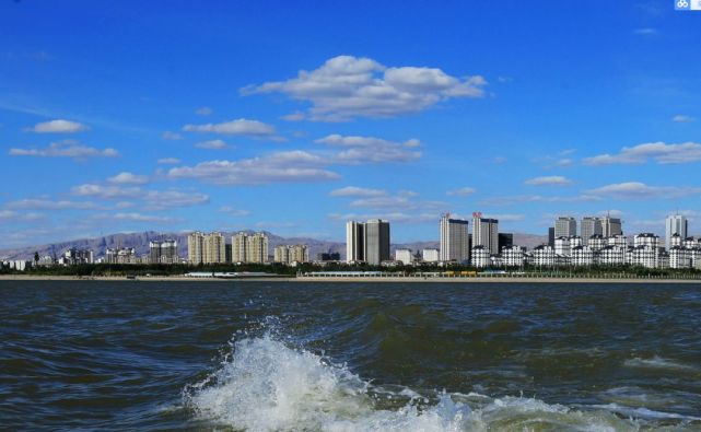 共賞烏海湖美景