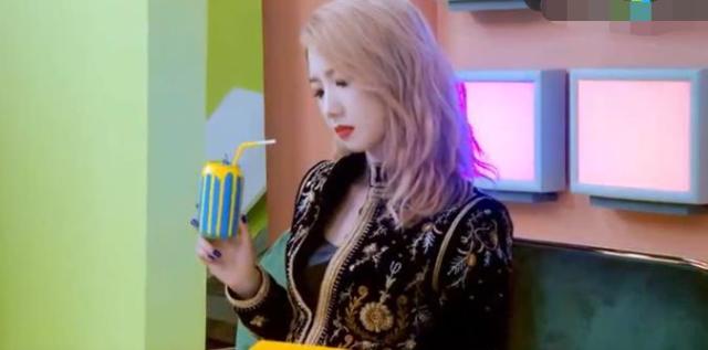 火箭少女101新歌《卡路里》上线:杨超越一句歌